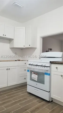 905 SW 4th Terrace Hallandale Beach FL 33009