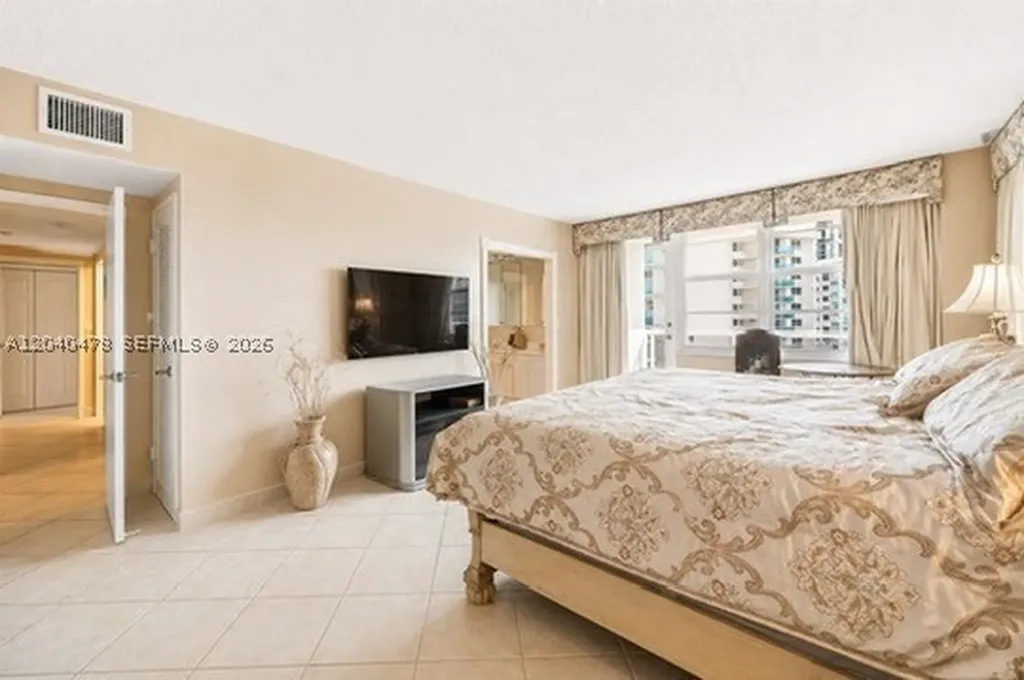 3725 S Ocean Drive Hollywood FL 33019