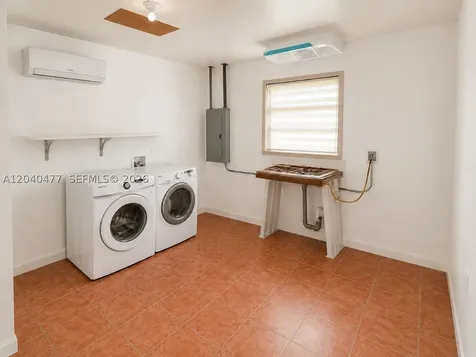 9110 SW 44th Street Miami FL 33165