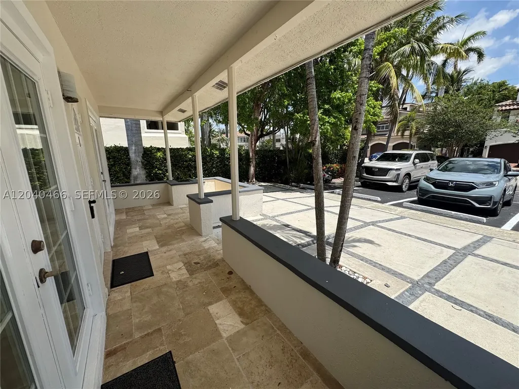 2724 NE 15th Street Fort Lauderdale FL 33304