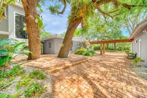9737 SW 98th Street Miami FL 33176