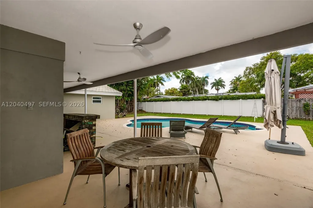 3900 N 43rd Avenue Hollywood FL 33021