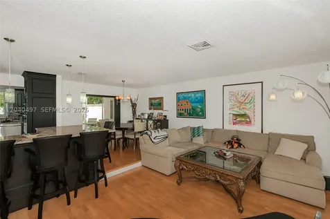 3900 N 43rd Avenue Hollywood FL 33021