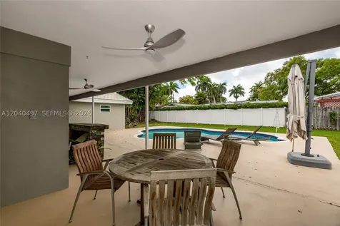 3900 N 43rd Avenue Hollywood FL 33021