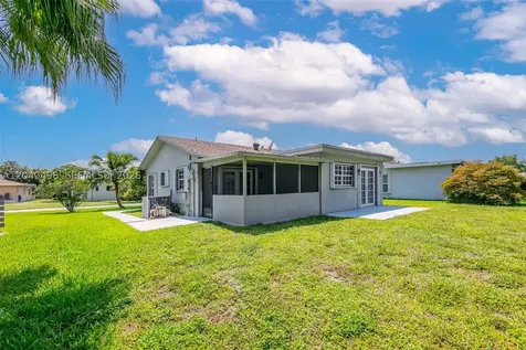 7006 NW 99th Way Tamarac FL 33321