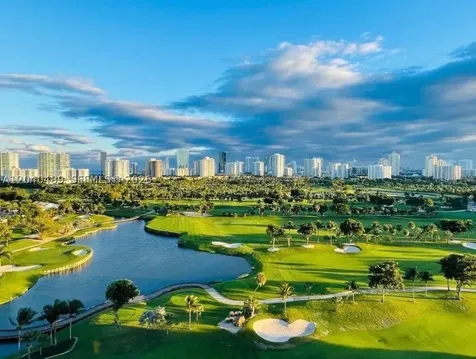 20500 W Country Club Drive Aventura FL 33180