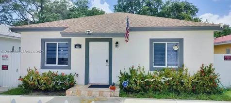 4223 NW 32nd Avenue Miami FL 33142