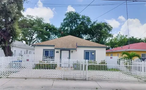 4223 NW 32nd Avenue Miami FL 33142