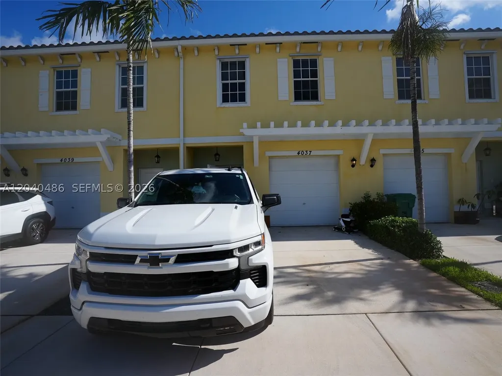4037 NW 10th Place Lauderhill FL 33313