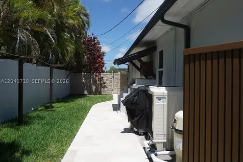 6940 SW 89th Court Miami FL 33173