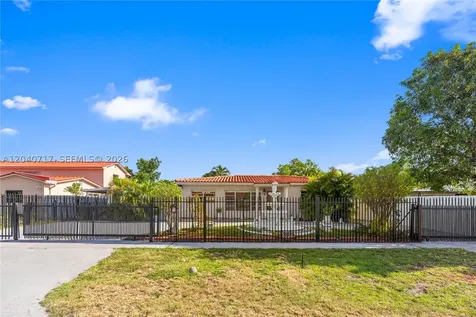 491 W 35th Place Hialeah FL 33012