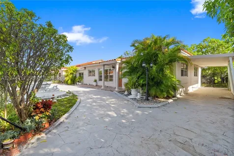 491 W 35th Place Hialeah FL 33012