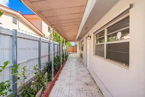 491 W 35th Place Hialeah FL 33012