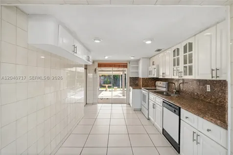 491 W 35th Place Hialeah FL 33012