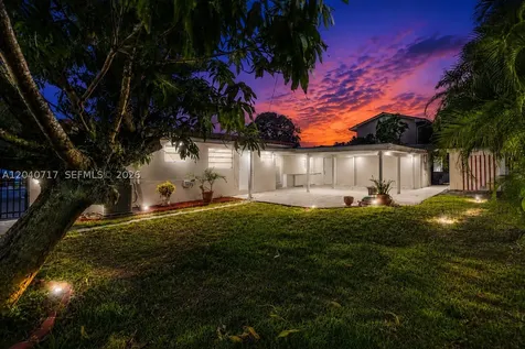 491 W 35th Place Hialeah FL 33012