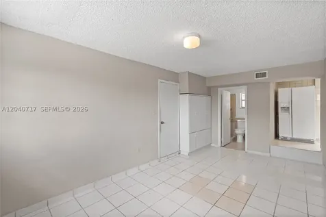 491 W 35th Place Hialeah FL 33012
