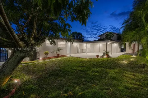 491 W 35th Place Hialeah FL 33012