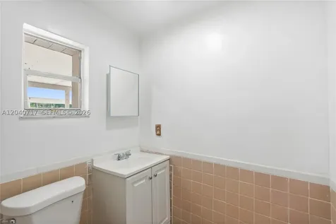 491 W 35th Place Hialeah FL 33012