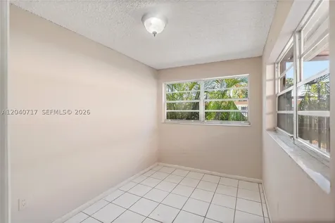 491 W 35th Place Hialeah FL 33012