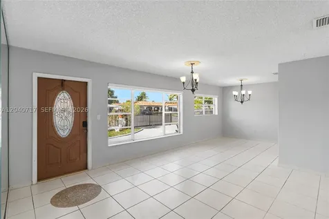 491 W 35th Place Hialeah FL 33012