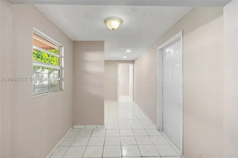 491 W 35th Place Hialeah FL 33012
