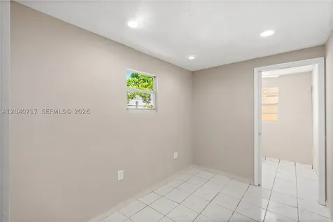 491 W 35th Place Hialeah FL 33012