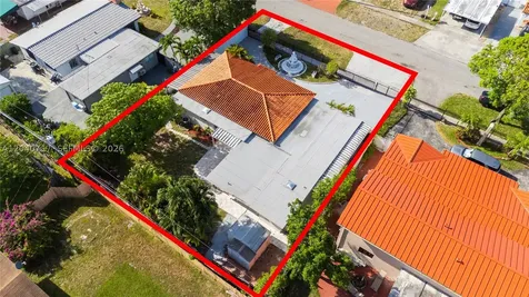 491 W 35th Place Hialeah FL 33012