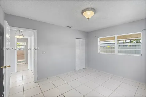 491 W 35th Place Hialeah FL 33012