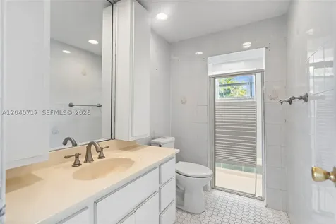 491 W 35th Place Hialeah FL 33012