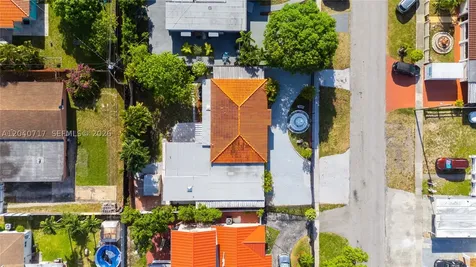 491 W 35th Place Hialeah FL 33012