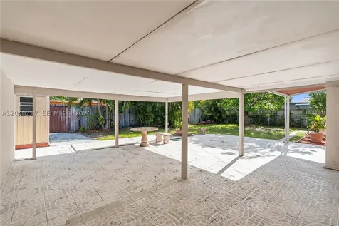 491 W 35th Place Hialeah FL 33012