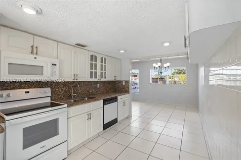 491 W 35th Place Hialeah FL 33012