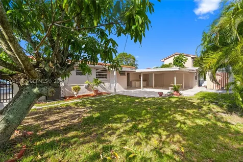 491 W 35th Place Hialeah FL 33012