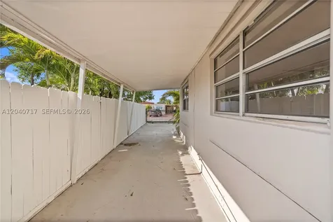 491 W 35th Place Hialeah FL 33012