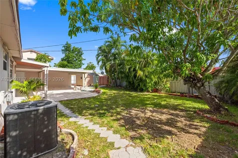 491 W 35th Place Hialeah FL 33012