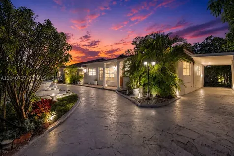 491 W 35th Place Hialeah FL 33012