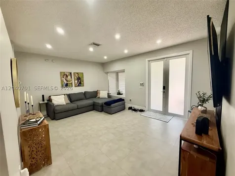 21462 SW 91st Avenue Cutler Bay FL 33189
