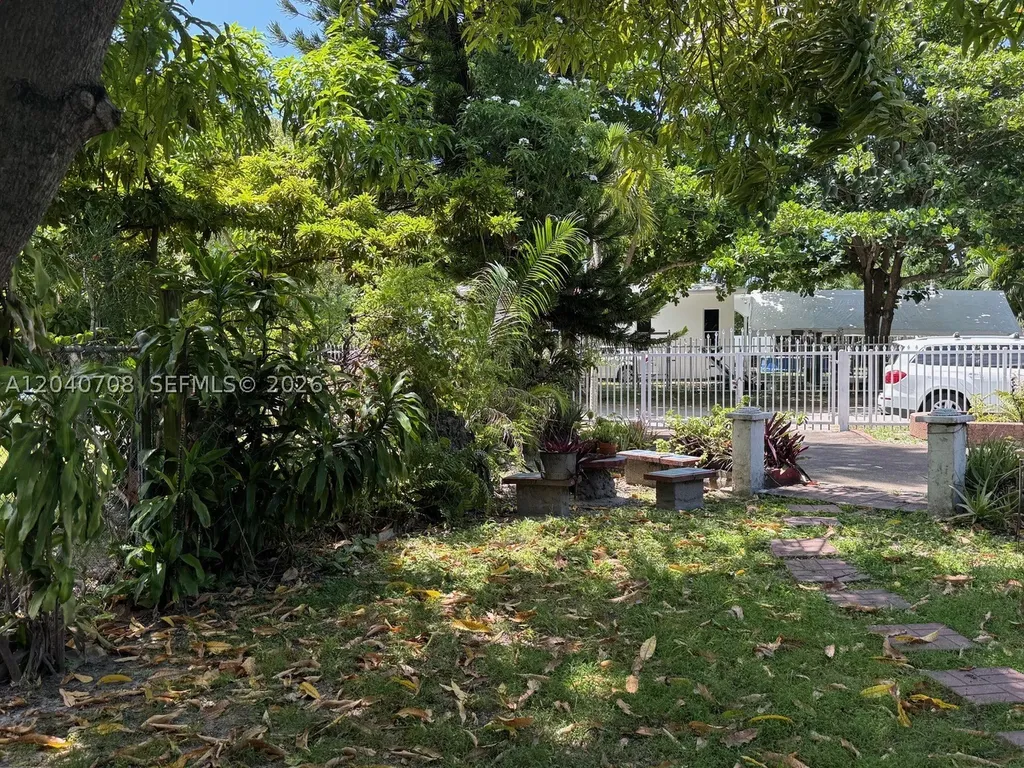 12600 Country Club Lane Miami FL 33167