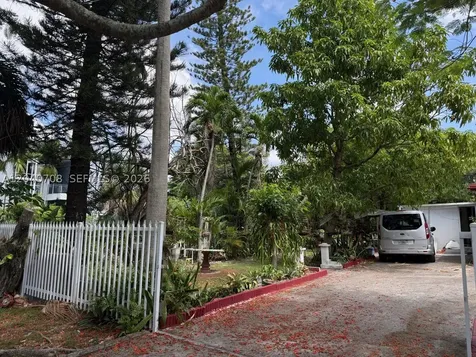12600 Country Club Lane Miami FL 33167