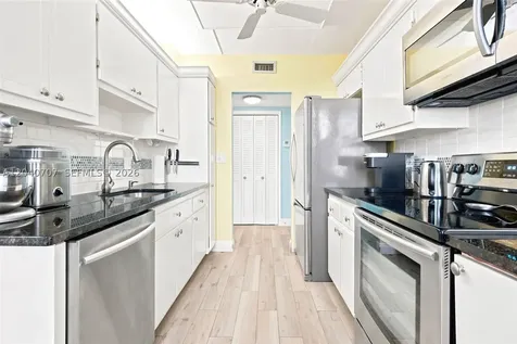 4350 Hillcrest Drive Hollywood FL 33021