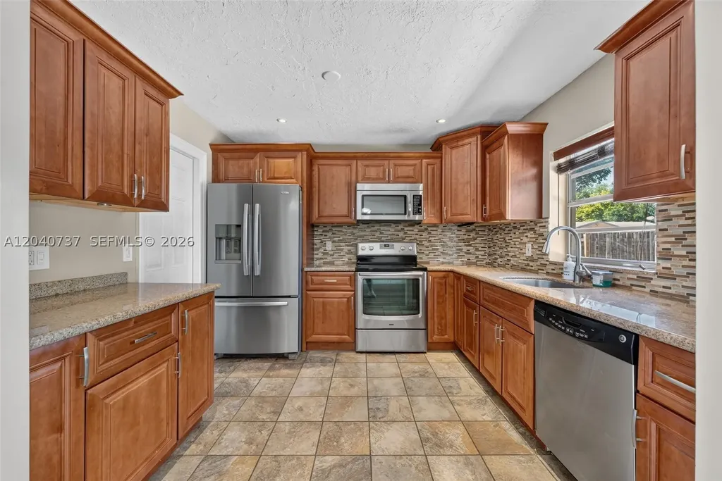 6848 NW 27th Way Fort Lauderdale FL 33309