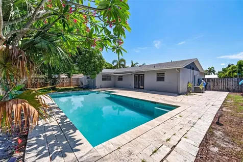 6848 NW 27th Way Fort Lauderdale FL 33309
