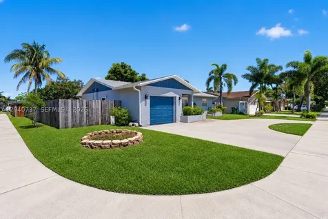 6848 NW 27th Way Fort Lauderdale FL 33309