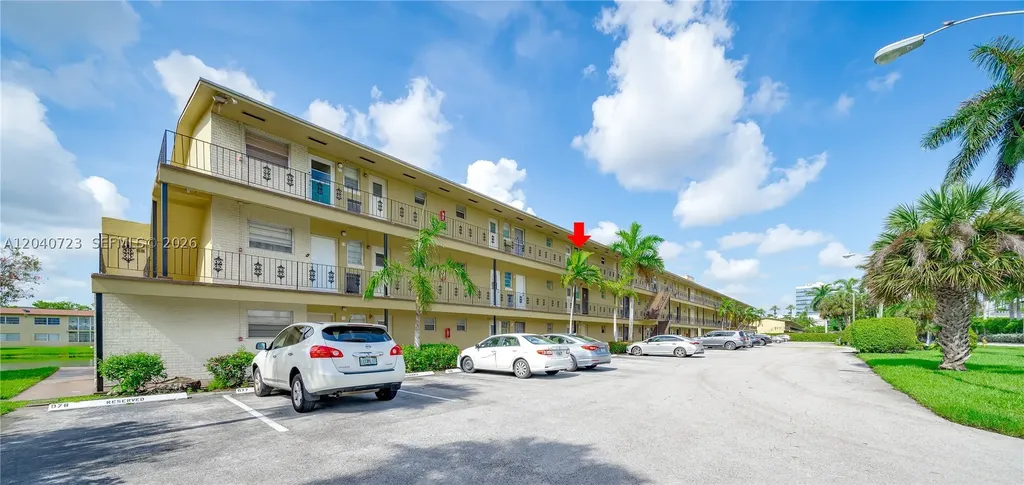 2880 NE 203rd Street Aventura FL 33180