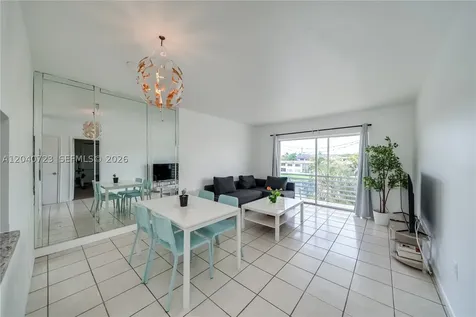 2880 NE 203rd Street Aventura FL 33180