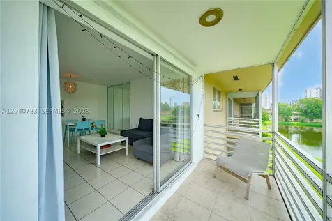 2880 NE 203rd Street Aventura FL 33180