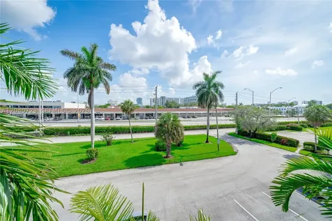 2880 NE 203rd Street Aventura FL 33180