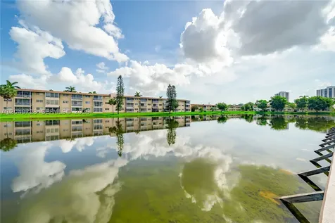 2880 NE 203rd Street Aventura FL 33180
