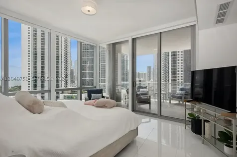 851 NE 1st Avenue Miami FL 33132
