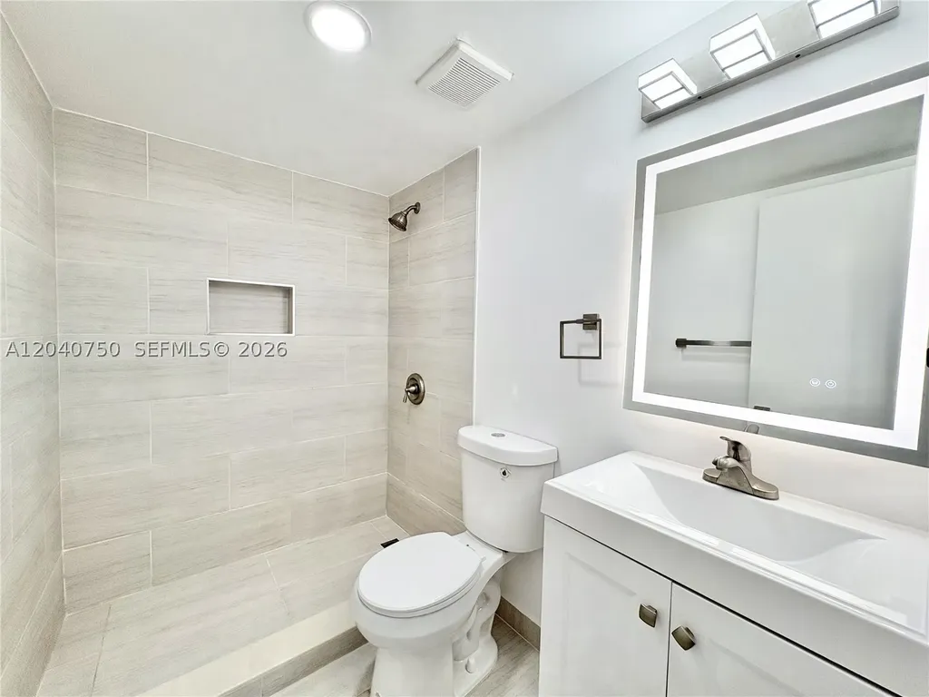 104 Gardens Drive Pompano Beach FL 33069